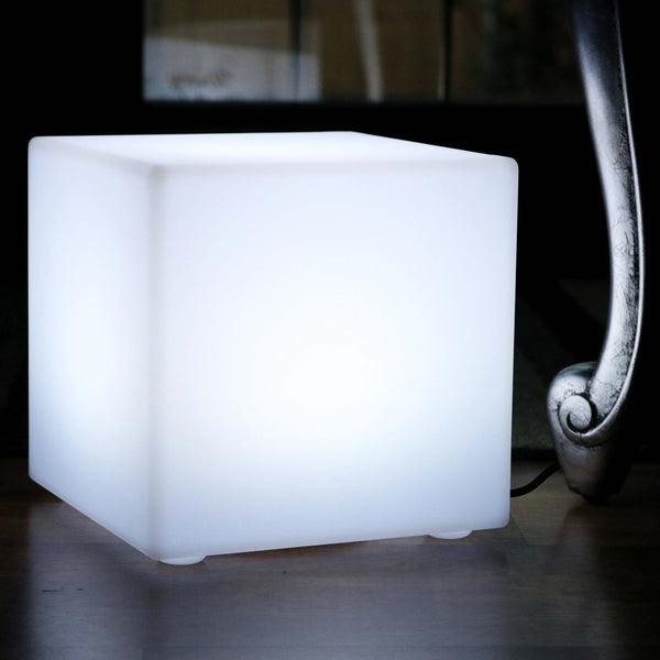 Netzbetriebene LED Tischlampe, 20cm Würfel, E27 Leuchtmittel weiss