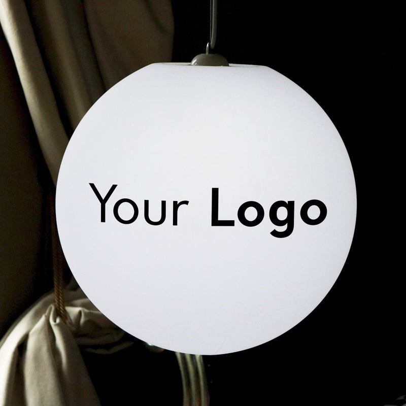 Personalisierte LED-Deckenleuchte Hängelame individualisiert mit Logo Leuchtkasten Kugellampe 50 cm
